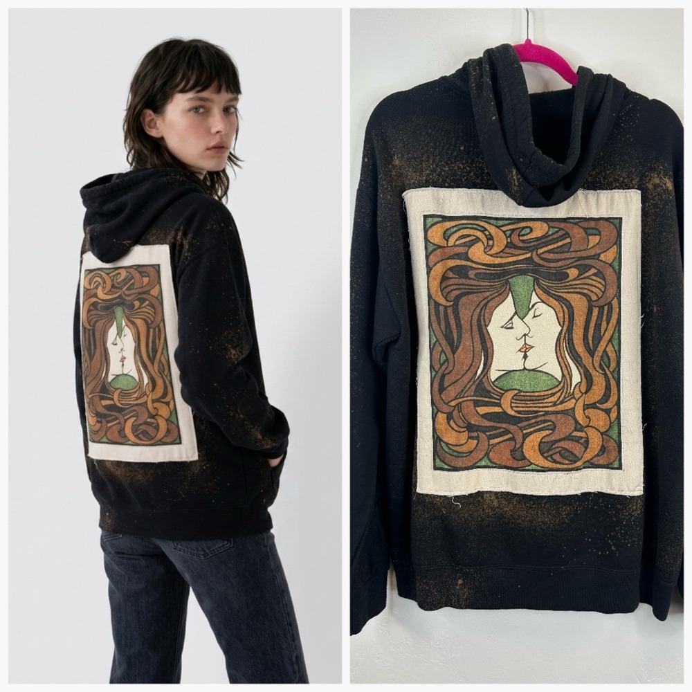 Distressed Kiss Black Hoodie Size L Unisex Goth Whimsical Artsy Sex Punk Love